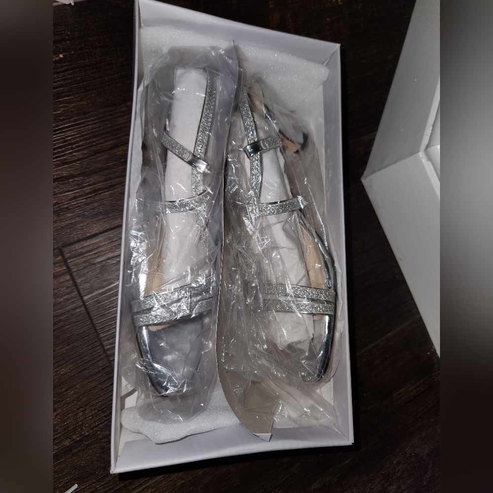 NEW NIOB Benjamin Walk Silver Maisie Heel Sandals, Size 7.5